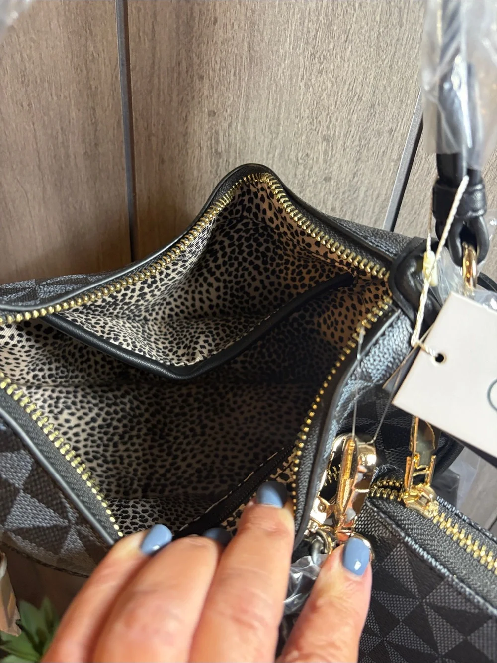 Black Geometric Shoulder Bag with Matching Wristlet.    #4